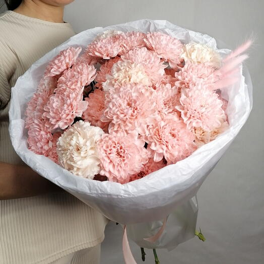 🥰Нежный Авторский букет из хризантем и диантусов в стильном оформлении