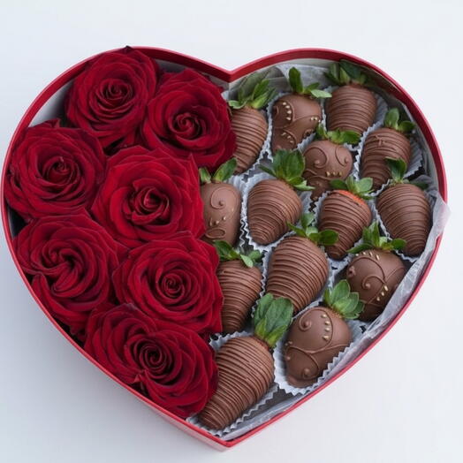Flores en Caja con fresas cubiertas de chocolate