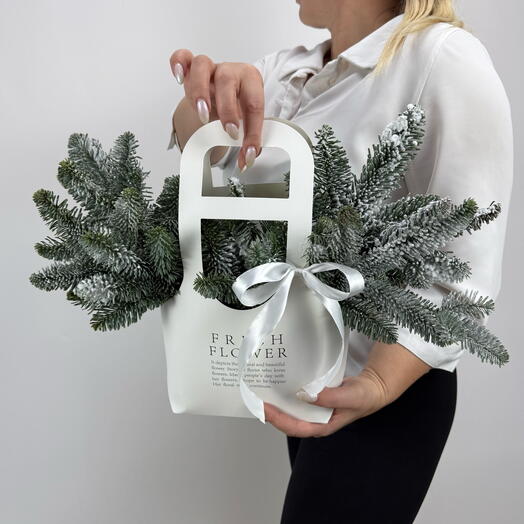 Ароматный нобилис в элегантной сумочке 🤍 Камелия Flowers Shop