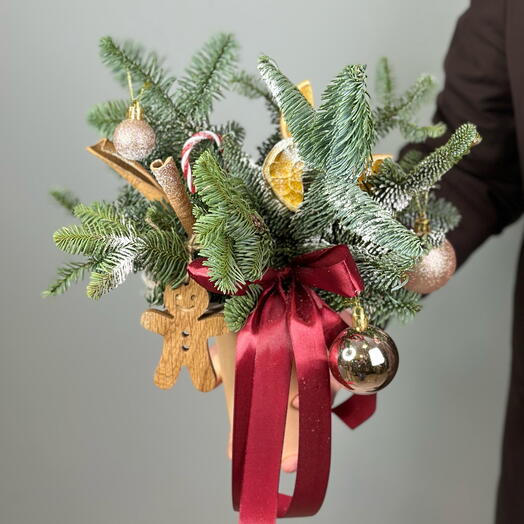 Композиция Новогодний глинтвейн с нобилисом,корицей,дольками апельсина