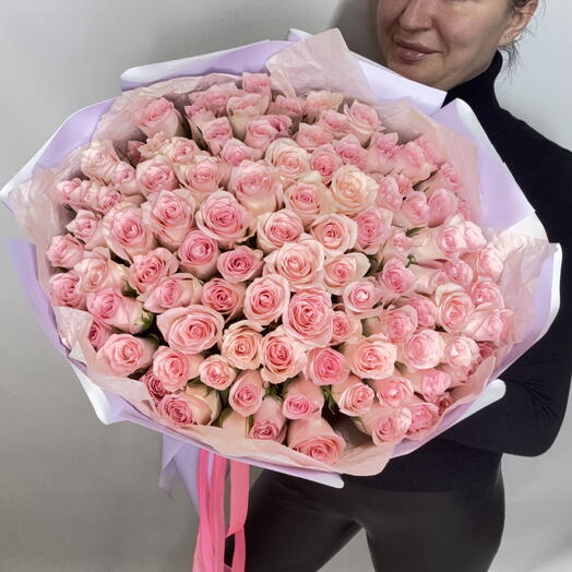 101 розовая мини-роза (ширина букета 35 сантимеиров  , высота букета 40 сантиметров)