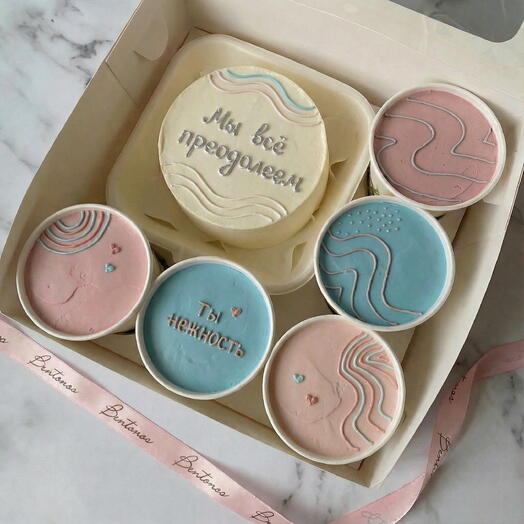 Комбо набор бенто+5cake to go Мы все преодолеем девушке жене
