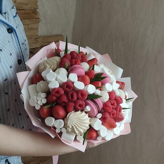 Сладкий ягодный букет