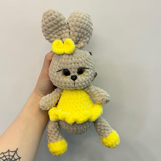 Зая в жёлтом платье игрушка