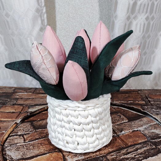 Декоративный букет текстильных тюльпанов «Весенний шепот»