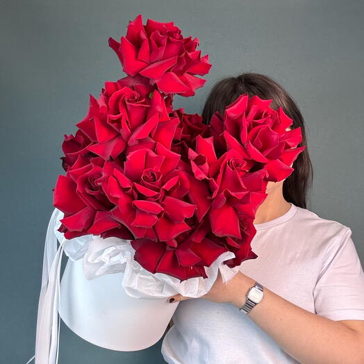 Коробка из бордовых французских роз