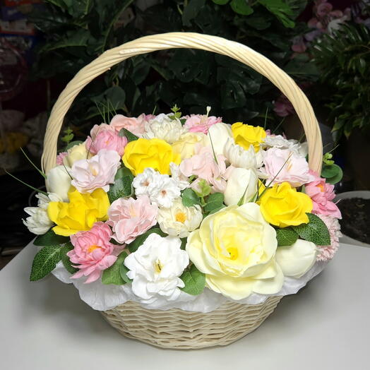 Корзина с цветами из мыла, микс "Весна"