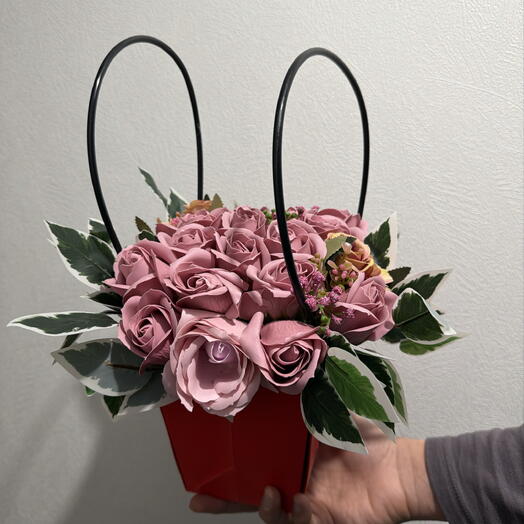Корзинка розочек из мыла