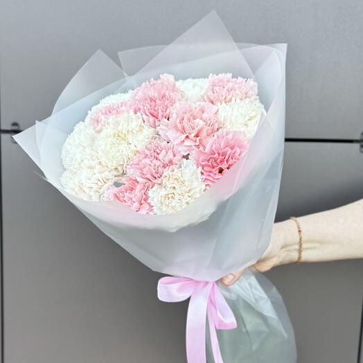 Букет из 15 нежных диантусов