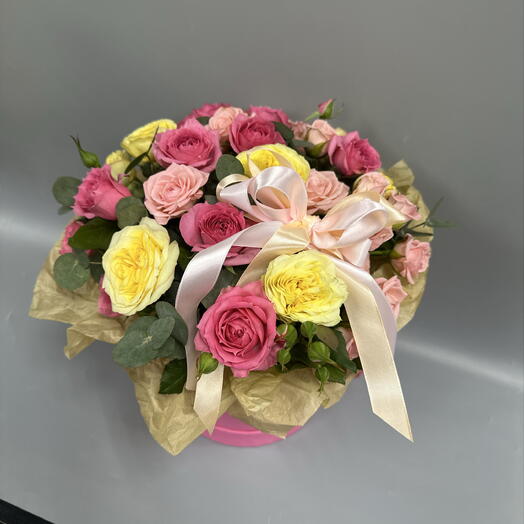Композиция из кустовых роз