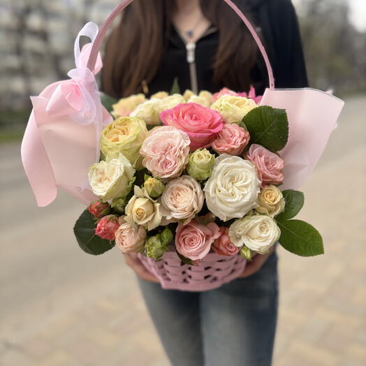 Корзина с розами