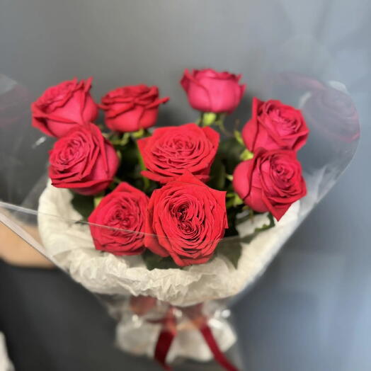 Розы красные 9 шт