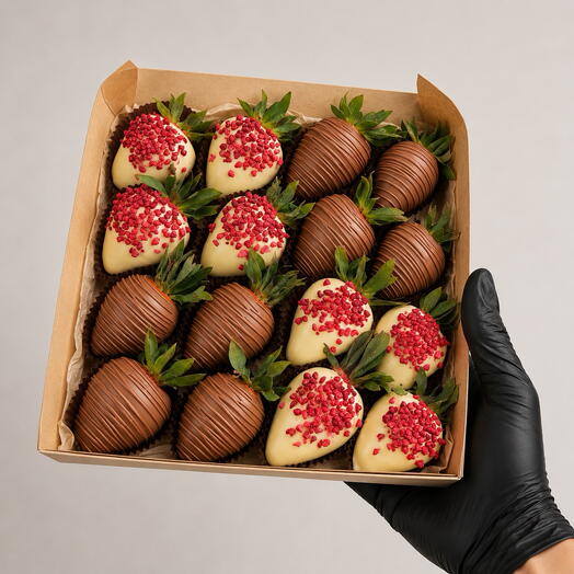 Клубника в шоколаде 16 штук в шоколаде Callebaut