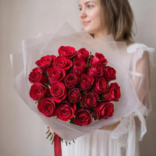 25 красных роз