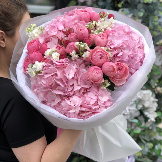 🌸🌸🌸Букет цветов с Гортензиями и кустовыми розами