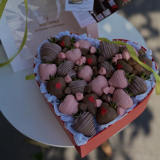 Strawberry bouquet "Happy Birthday"