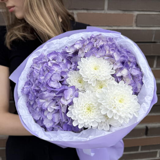 Черничная мармеладка с гортензией и кустовой хризантемой