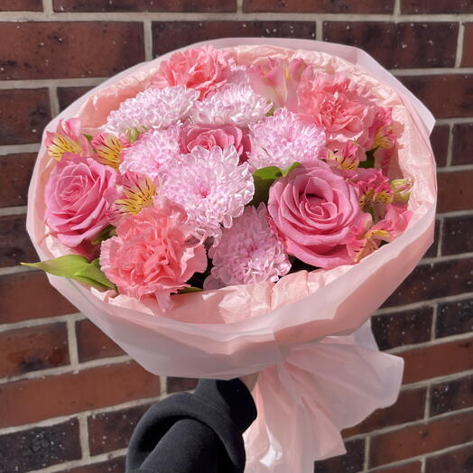 Букет с розами и хризантемой 🎀