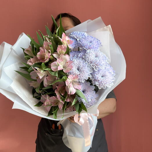 Супер букет альстромерия розовая, хризантема алтай лавандовая, 💜