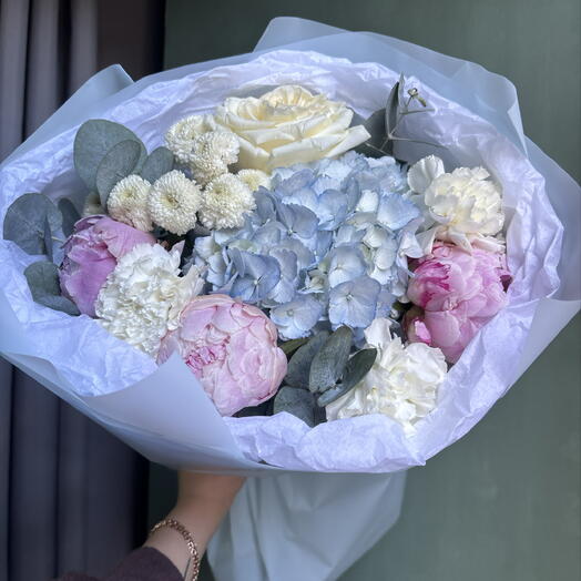 Букет из гортензии/пионов/роз канделайт/диантуса💕