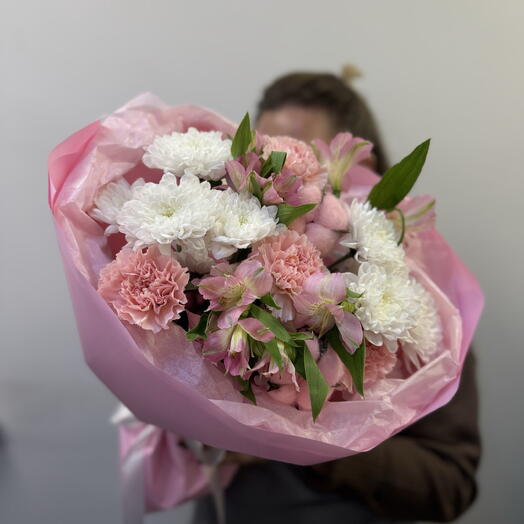 Авторский пышный букет «Зефирный поцелуй 💋 » с кустовой ароматной хризантемой, альстромерией и диантусом