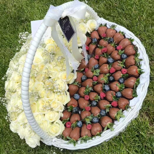 Ароматная и сладкая корзина