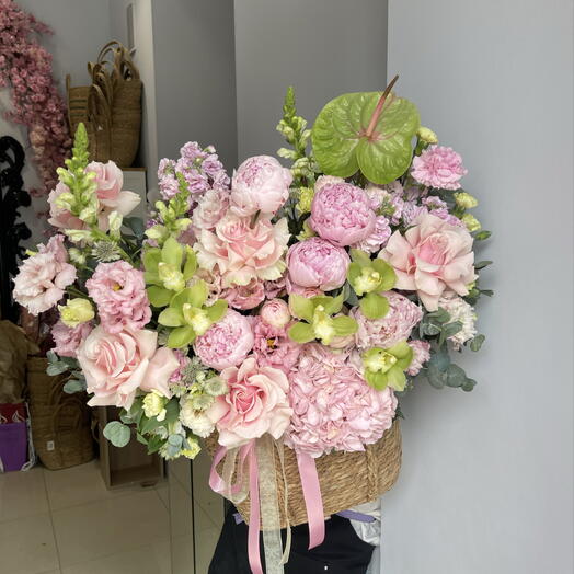 Корзина в нежно-розовой гамме 🌸