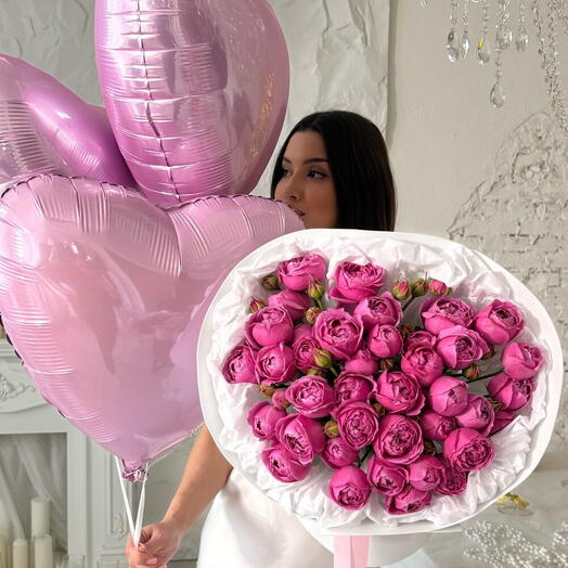 Подарочный набор: букет пионовидных роз + три шара сердце 🌸