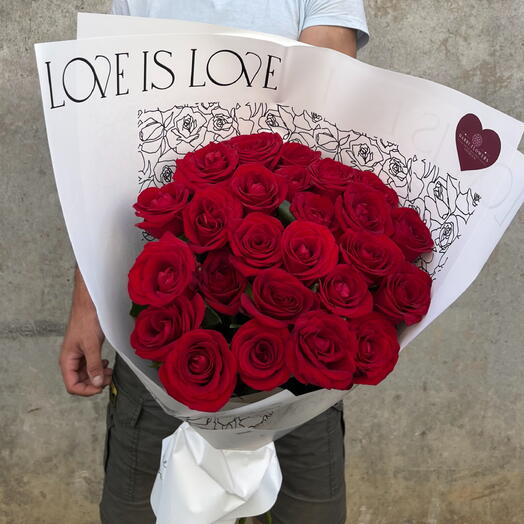 Алые розы LOVE IS LOVE