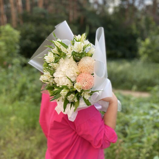 Нежный букет из гортензии