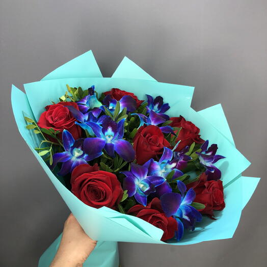 Необычный букет с космическими орхидеями и розами🌸🌺🩷🌹🌺