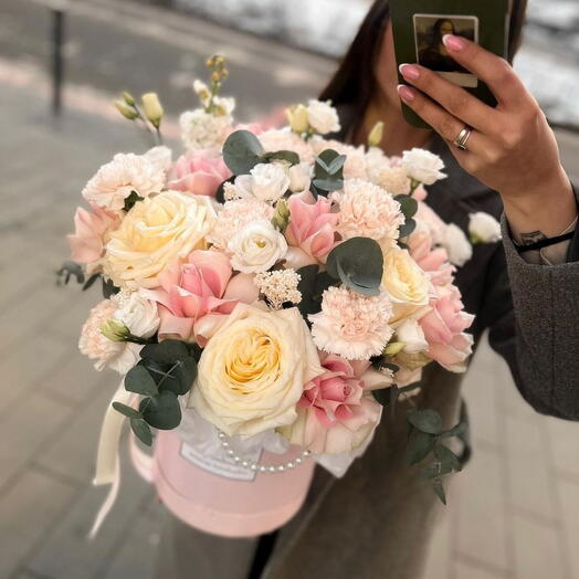 Звездное Сияние💛Коробочка с Розами и Эустомой