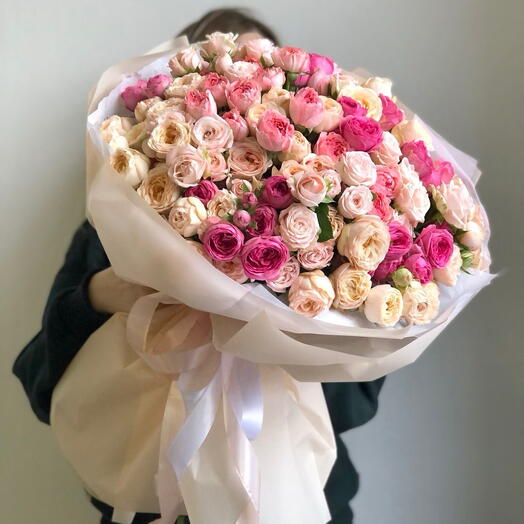 Букет Кустовых роз 35 шт