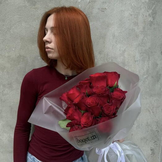 Букет из 17 красных роз Кения