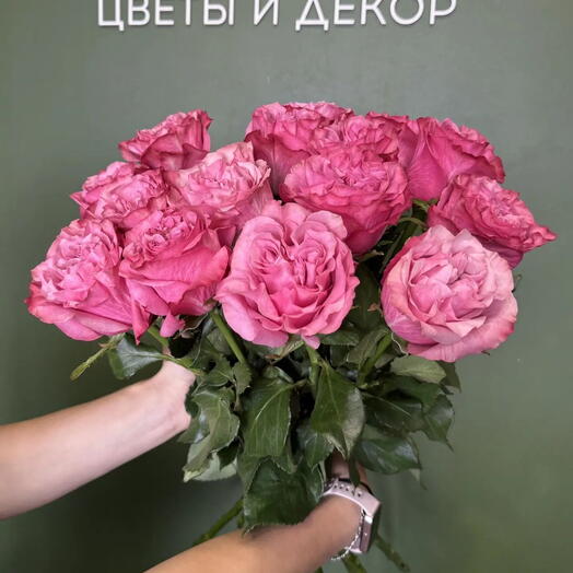 Прекрасный букетик с 15-тью розами