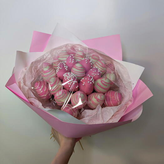 Розовый букет из клубники 25-30 ягод
