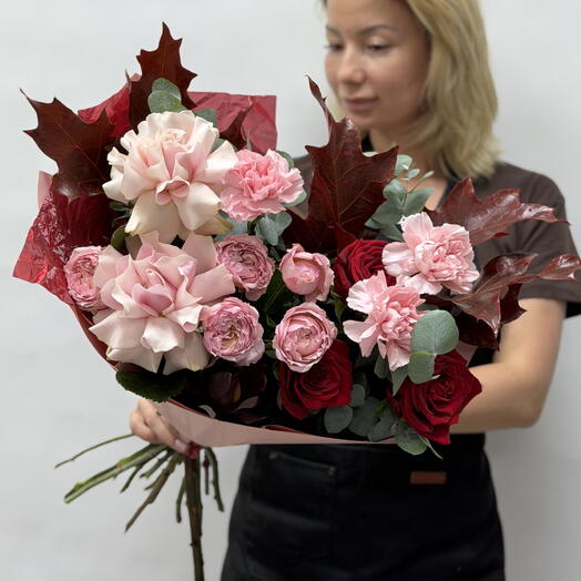 Авторский букет в бордовых оттенках 🌸