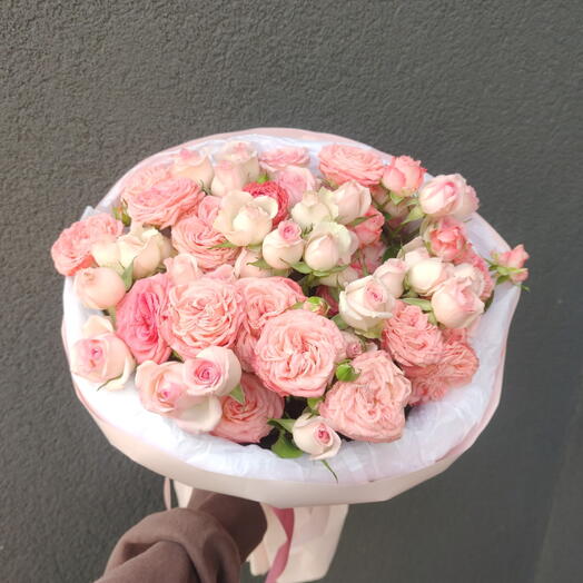 Микс из 17 кустовых роз