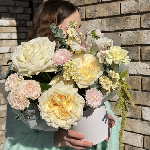Нежная композиция из маттиолы и розы Канделайт 🌸🍃