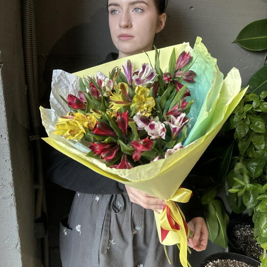 11 альстромерий в оформлении