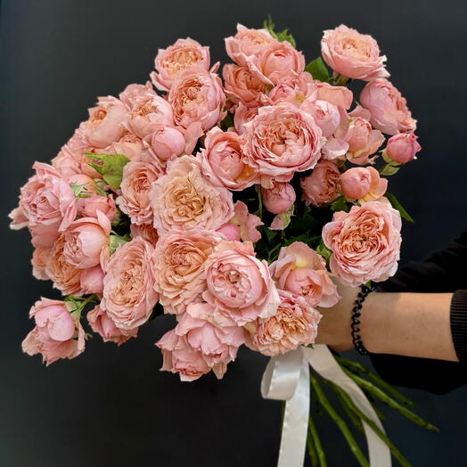Букет из 15 кустовых роз Джульетта