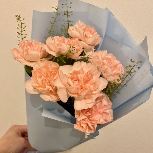 Моно из гвоздик