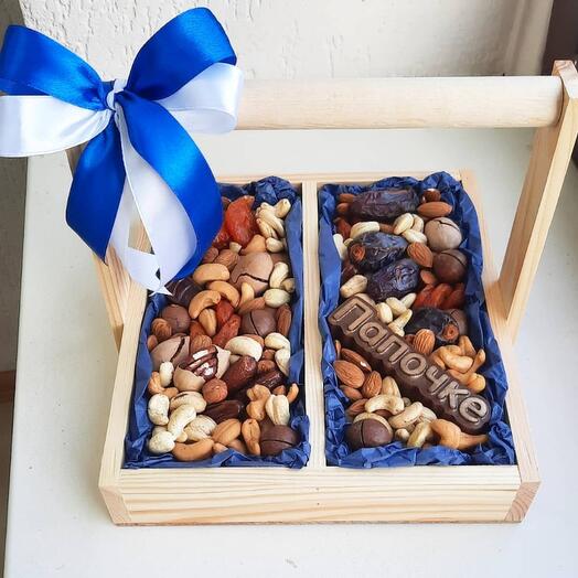 Бокс с орехами для Папы