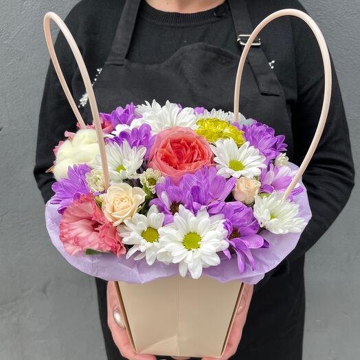 Flores en una Caja con una rosa de peonía