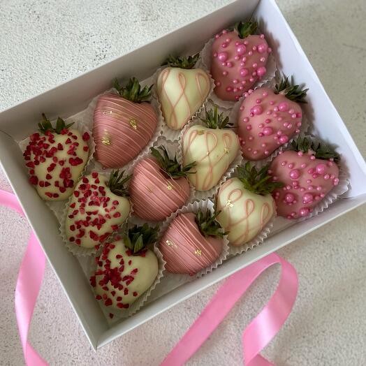 Juego de fresas cubiertas de chocolate