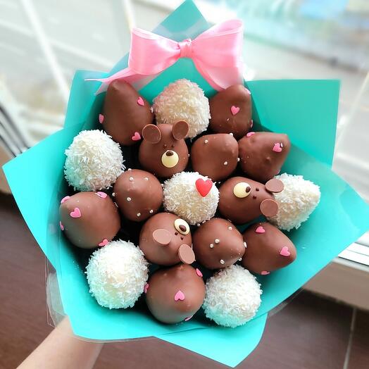 Bouquet of strawberries in chocolate