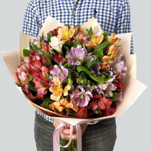 Bouquet of 14 multicoloured alstroemerias