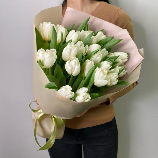 Spring bouquet of white tulips