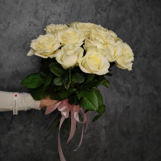 White roses 15 pcs