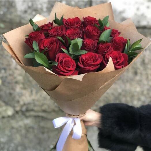 Красные Розы в крафте